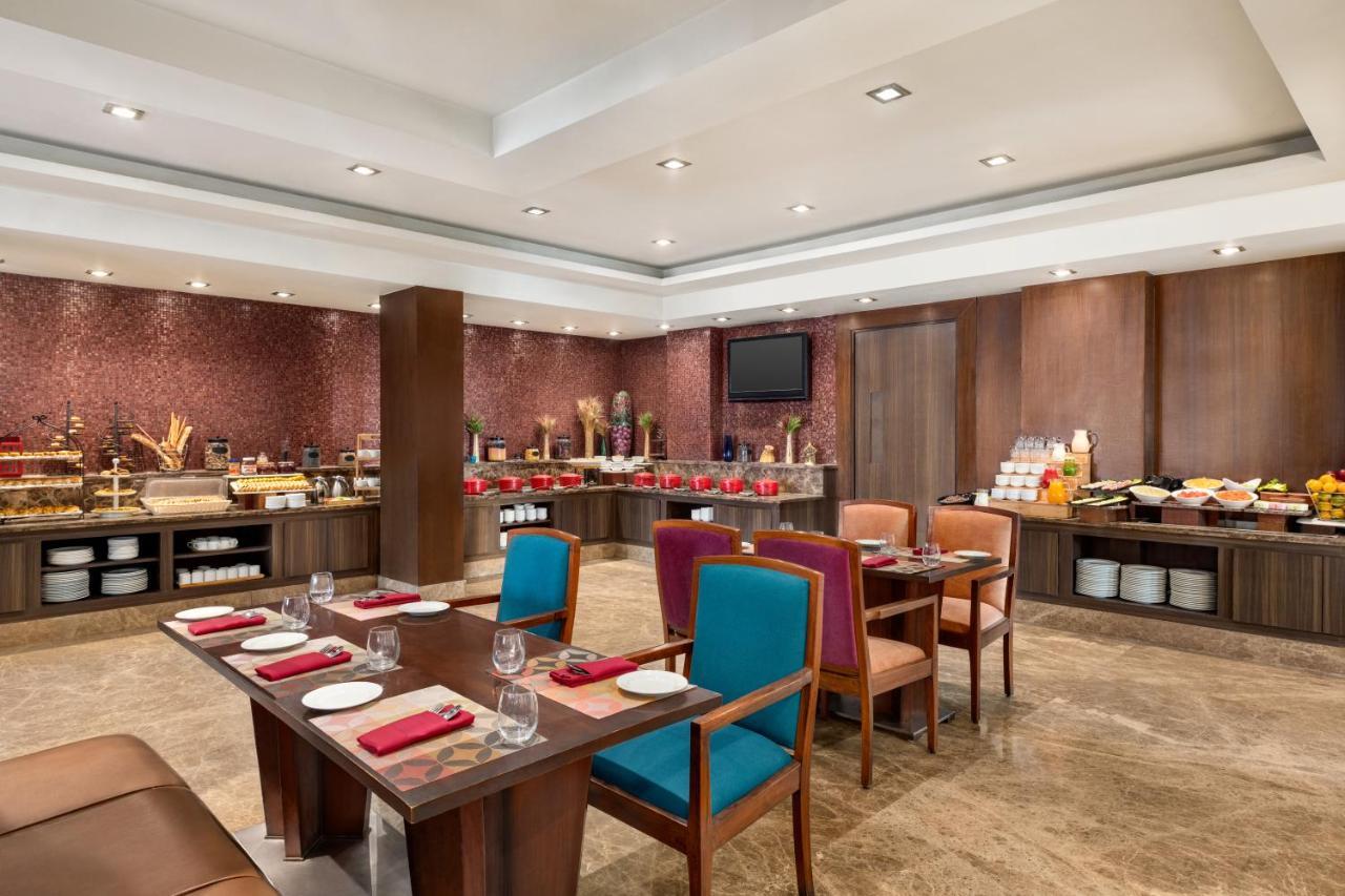 ホテル Ramada By Wyndham Jaipur North エクステリア 写真