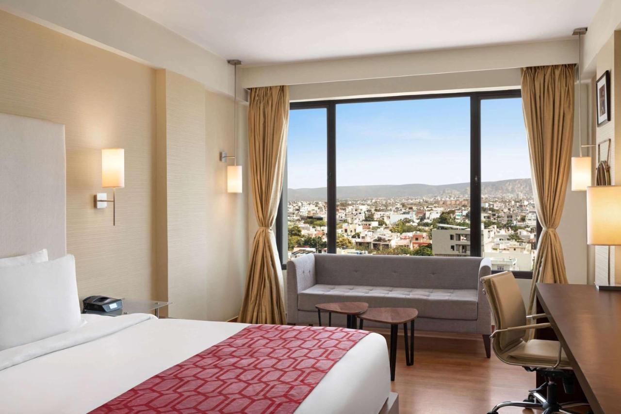 ホテル Ramada By Wyndham Jaipur North エクステリア 写真