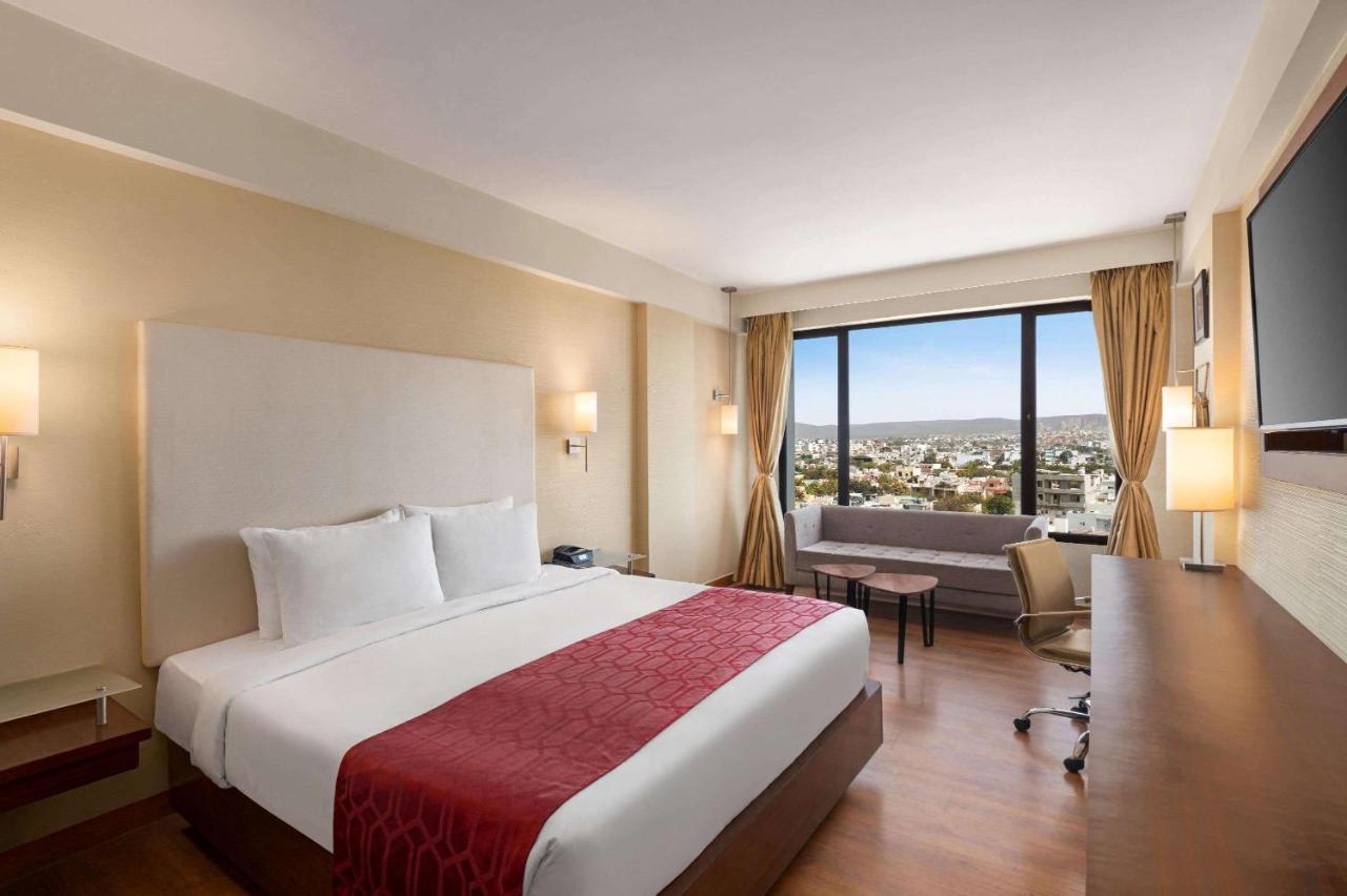 ホテル Ramada By Wyndham Jaipur North エクステリア 写真
