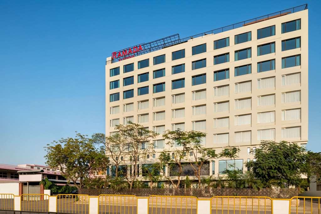 ホテル Ramada By Wyndham Jaipur North エクステリア 写真